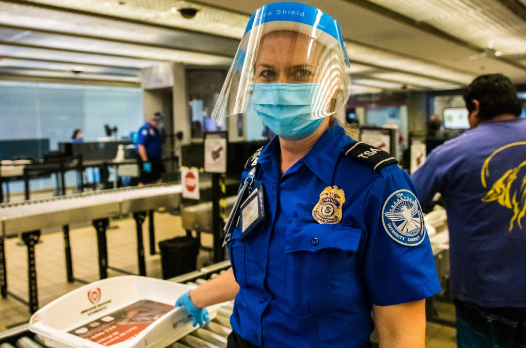 tsa-agents-lend-a-helping-hand-to-travelers-in-need-blue-sky-pit-news