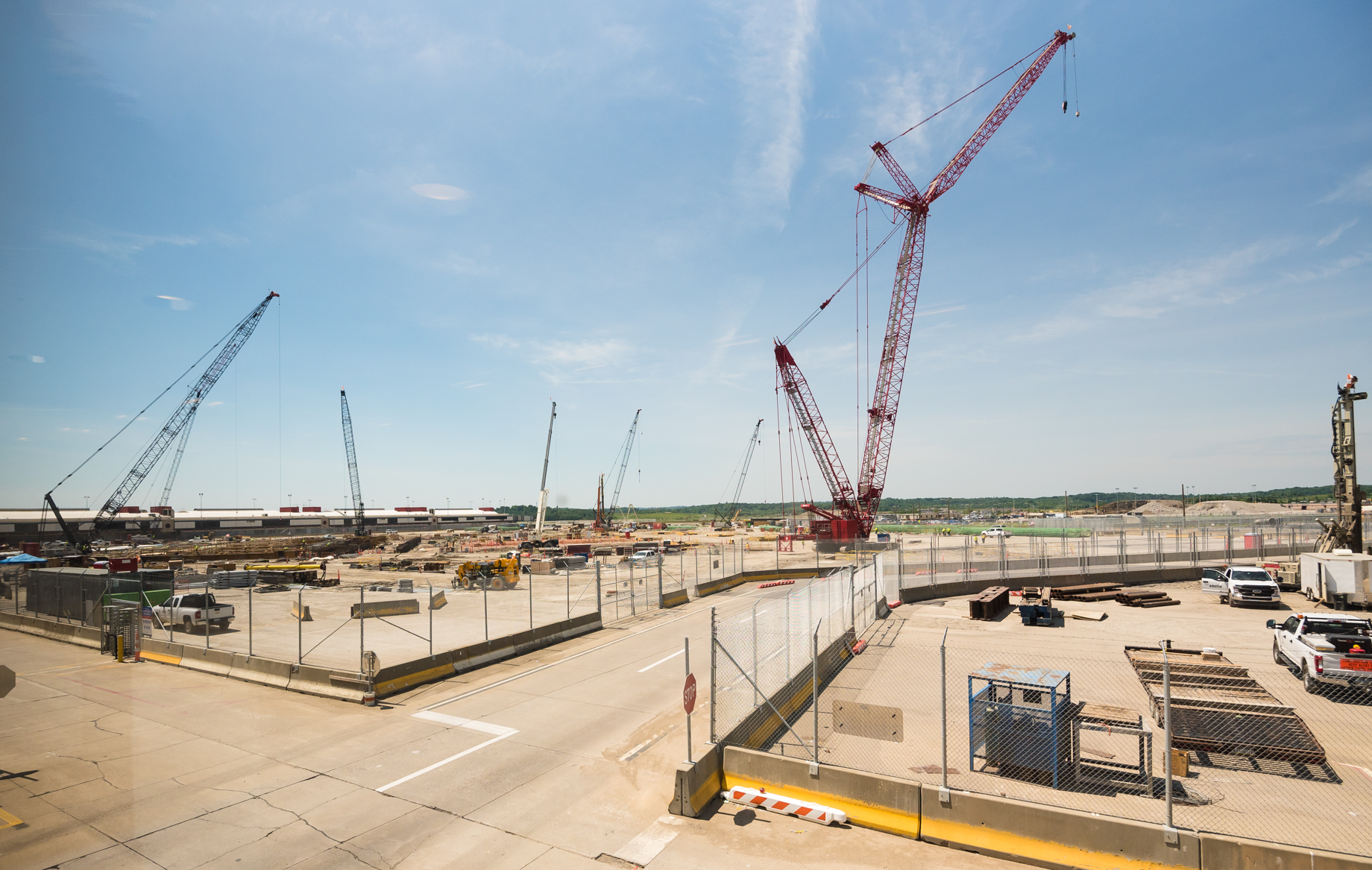 high-tech-cranes-invade-airspace-during-pit-construction-blue-sky-pit-news-site