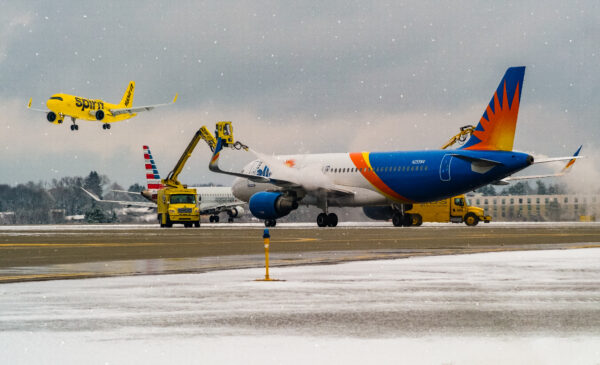 WATCH: Behind the Scenes – PIT Crews Ready for Deicing Push
