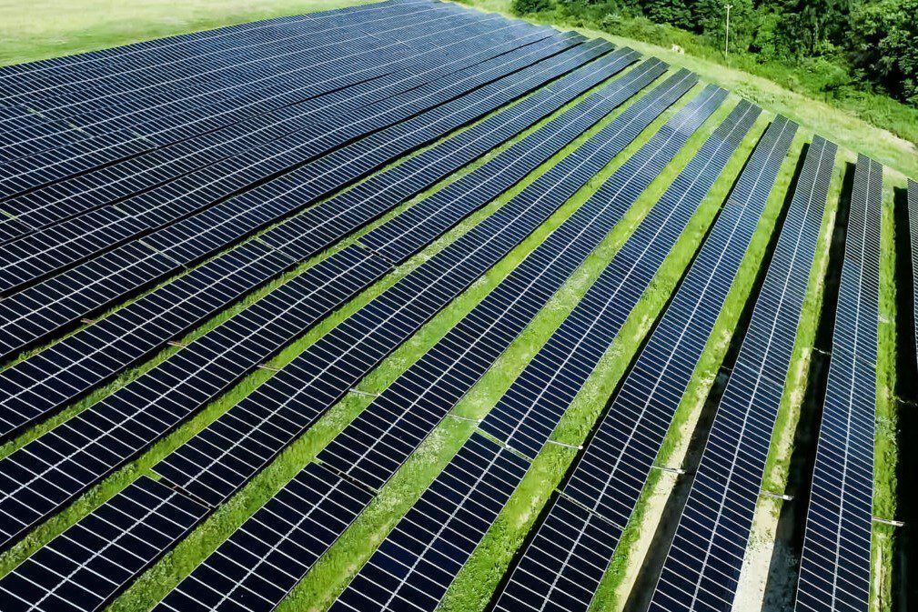 Large solar field, part of the microgrid that powers PIT's campus